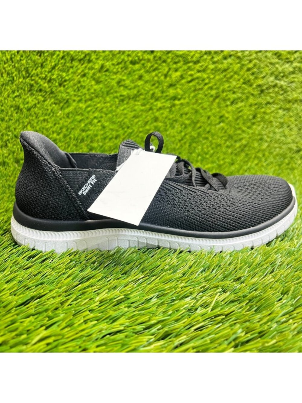 Skechers Swift Fit Hands Free Womens Size 6.5 Black White Running Shoes Sneakers